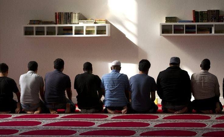 Jarang Orang Tahu! Inilah Hikmah Tiap Waktu Salat!